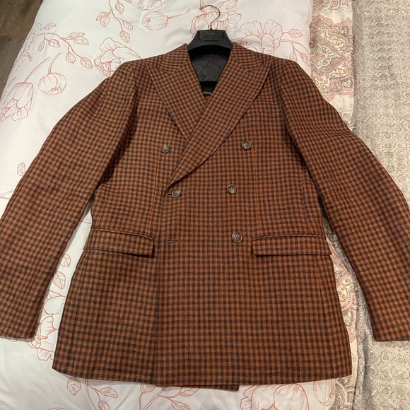 Selling my Corneliani Double breasted blazer. - Picture 1 of 4